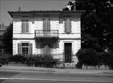 Vue de la façade antérieure..