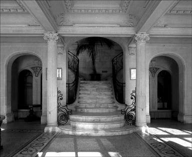 Hall d'entrée. Départ de l'escalier.