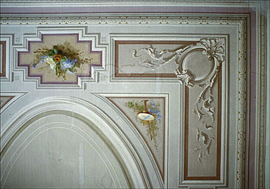 Rez-de-chaussée. Salon B. Plafond peint. Détail.