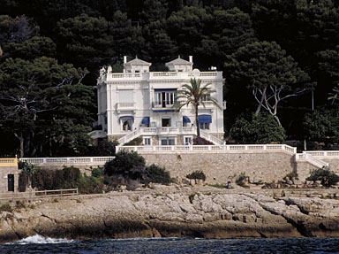 Vue d'ensemble de la façade sud, depuis le sud.