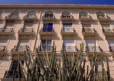 Vue partielle de la façade sud de l'annexe, depuis le sud.