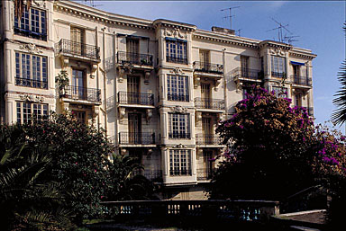 Vue partielle de la façade ouest, depuis l'ouest.