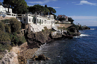 Vue d'ensemble de la façade sud, depuis l'ouest.
