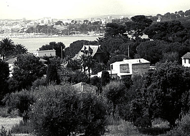Vue de situation prise du sud.