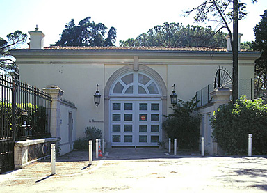 Le pavillon d'entrée. Façade antérieure est.
