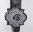 Face postérieure. Médaillon inférieur portant l'inscription REMONTEZ 1838.