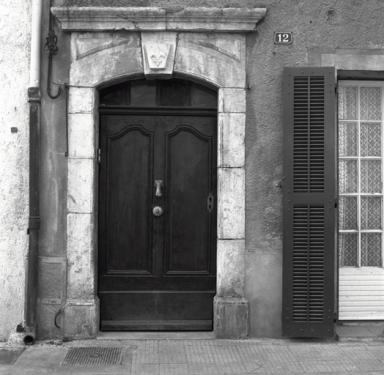 Porte d'entrée.