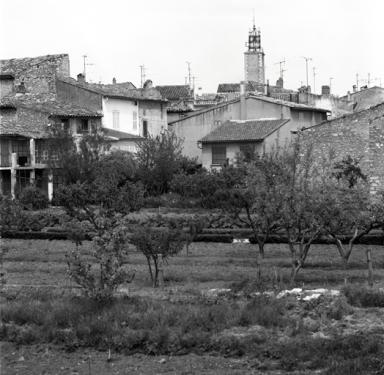 Vue depuis les jardins de la rue Emilie Gasquet.