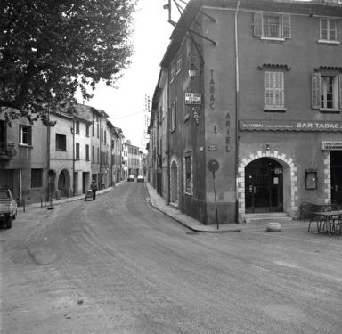 L'avenue Aristide Briand prise de l'ouest.