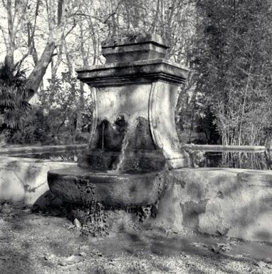 Bassin et fontaine.