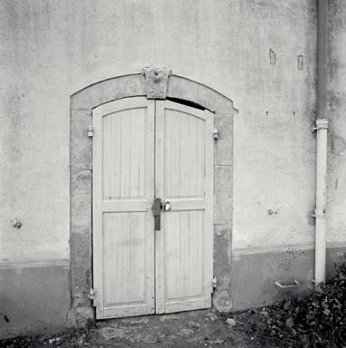 Façade latérale, porte.
