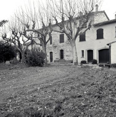 Vue d'ensemble des façades antérieures.