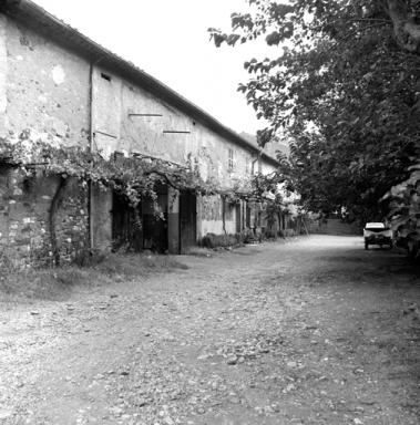 Ensemble des faades sud, vue prise du sud-ouest.