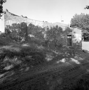Bergerie, mur latéral.