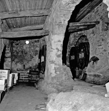 Bergerie, intérieur : mur de refend.