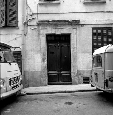 Porte d'entrée.