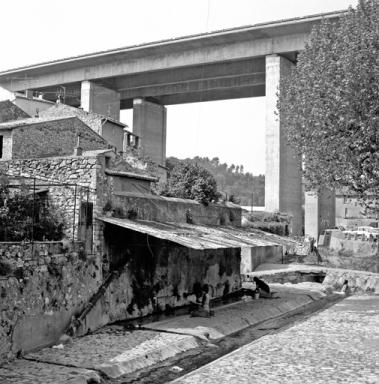 Lavoir pratiqué sur une dérivation du ruisseau de Soliès.