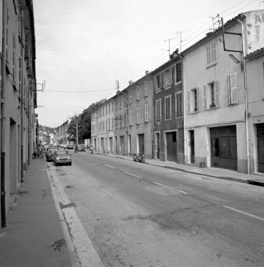 Vue prise de l'ouest.