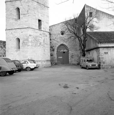 Porte d'entrée de la première église paroissiale.