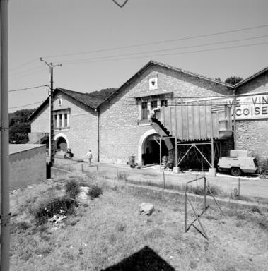 Façade, vue partielle.