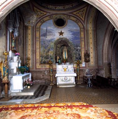 Vue d'ensemble de la chapelle Notre-Dame de Lourdes.