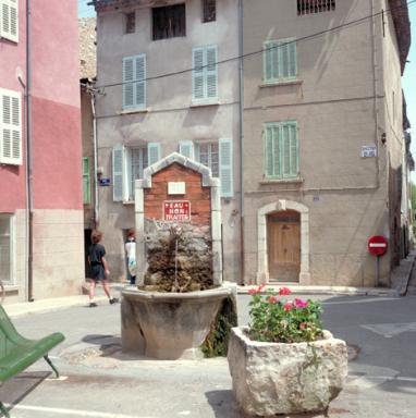 Vue de face prise du sud-ouest.