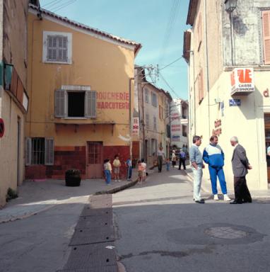 Boucherie à parement carrelé.