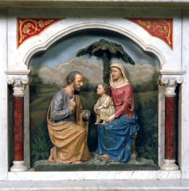 Façade, décor rapporté : Sainte Famille.