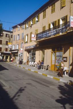 Rue Jules Favre, alignement est, parcelles 1408 à 1410.