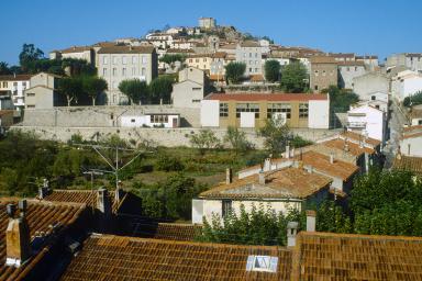 Vue de situation prise du sud.