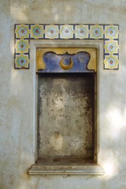 Façade latérale, niche.