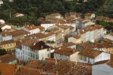 Vue d'ensemble prise de la colline Sainte-Croix vers l'est.
