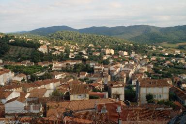 Vue d'ensemble prise de la colline Sainte-Croix vers le sud-est.