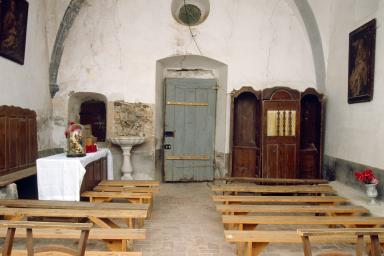 Intérieur, vue prise du chœur.