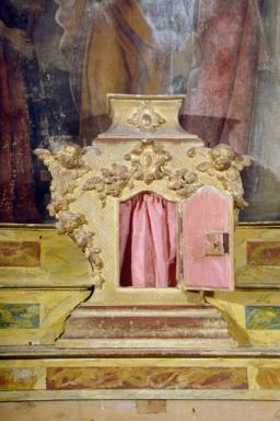 Tabernacle, tenture et partie doublée de tissus;