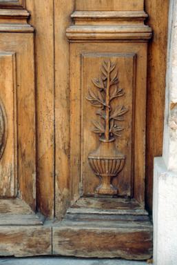 Maison, place Georges Clémenceau (M2 968) : détail de la menuiserie de porte.