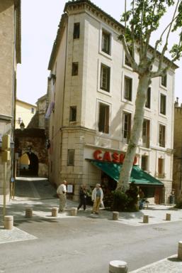 Vue d'ensemble prise du boulevard de la République.