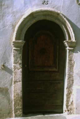 Maison, 25 rue de la Bourgade (M2 1065) : porte.