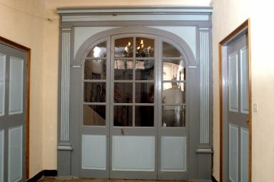 Vestibule.