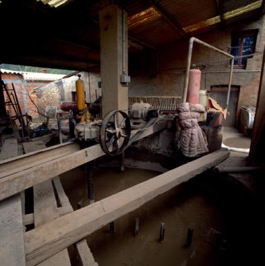 Aire de lavage de la terre. Le délayeur ou le délavoir.