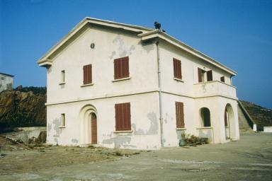 Bâtiment annexe. Vue de volume prise du sud.