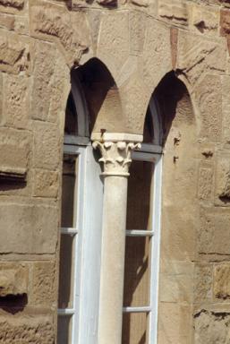 Corps de bâtiment est, élévation est, 2e niveau, 3e travée, fenêtre jumelée.