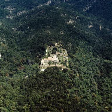 Vue aérienne éloignée prise du sud, stéréo droite.