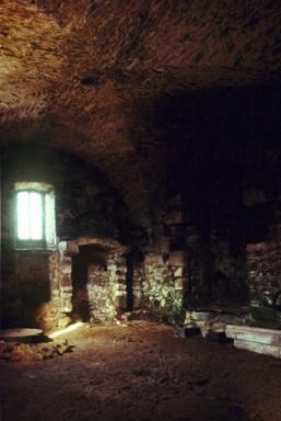 Bâtiment B, étage de soubassement, huilerie, vue de volume prise du sud-ouest.