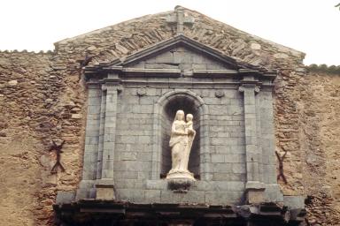 Mur d'enceinte, front sud, porte, partie supérieure : vue d'ensemble.