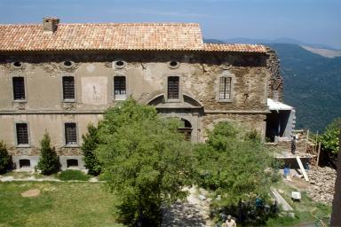 Bâtiment C, élévation sud, travées 6 à 12, vue prise du toit du bâtiment A.