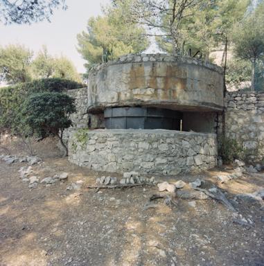 Bloc de défense interne à l'enceinte, pour fusil mitrailleur.