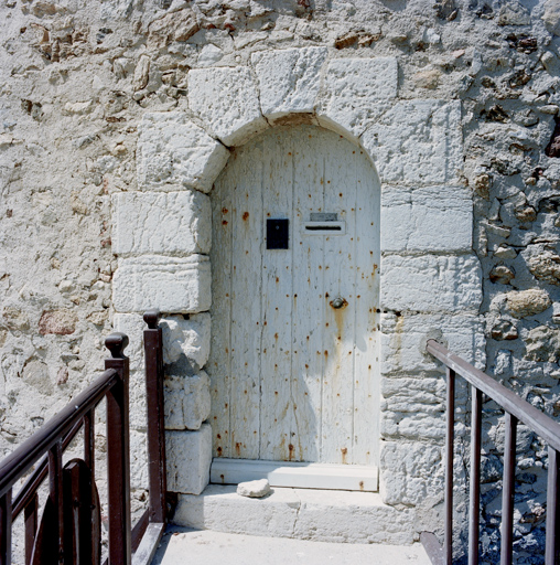Tour du Portalet, au nord-ouest de l'enceinte, dtail de la porte.