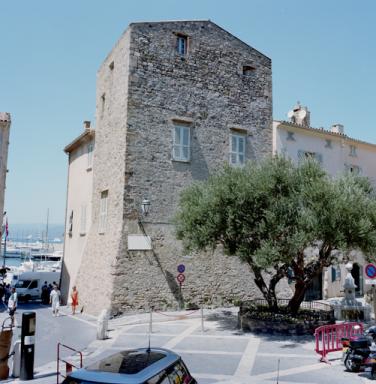 Tour seigneuriale dite du chteau Suffren, vue de l'intrieur de la ville close.