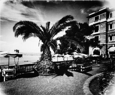 Vue partielle de la terrasse.